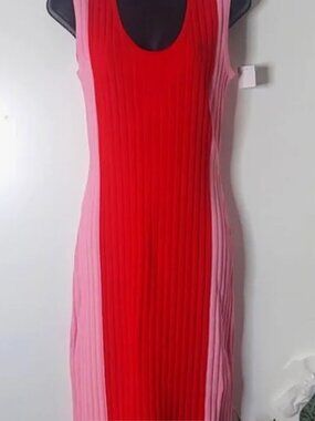 SUMMER & SAGE Bold Pink and Red Sleeveless Ribbed Two-Tone Fitted Dress